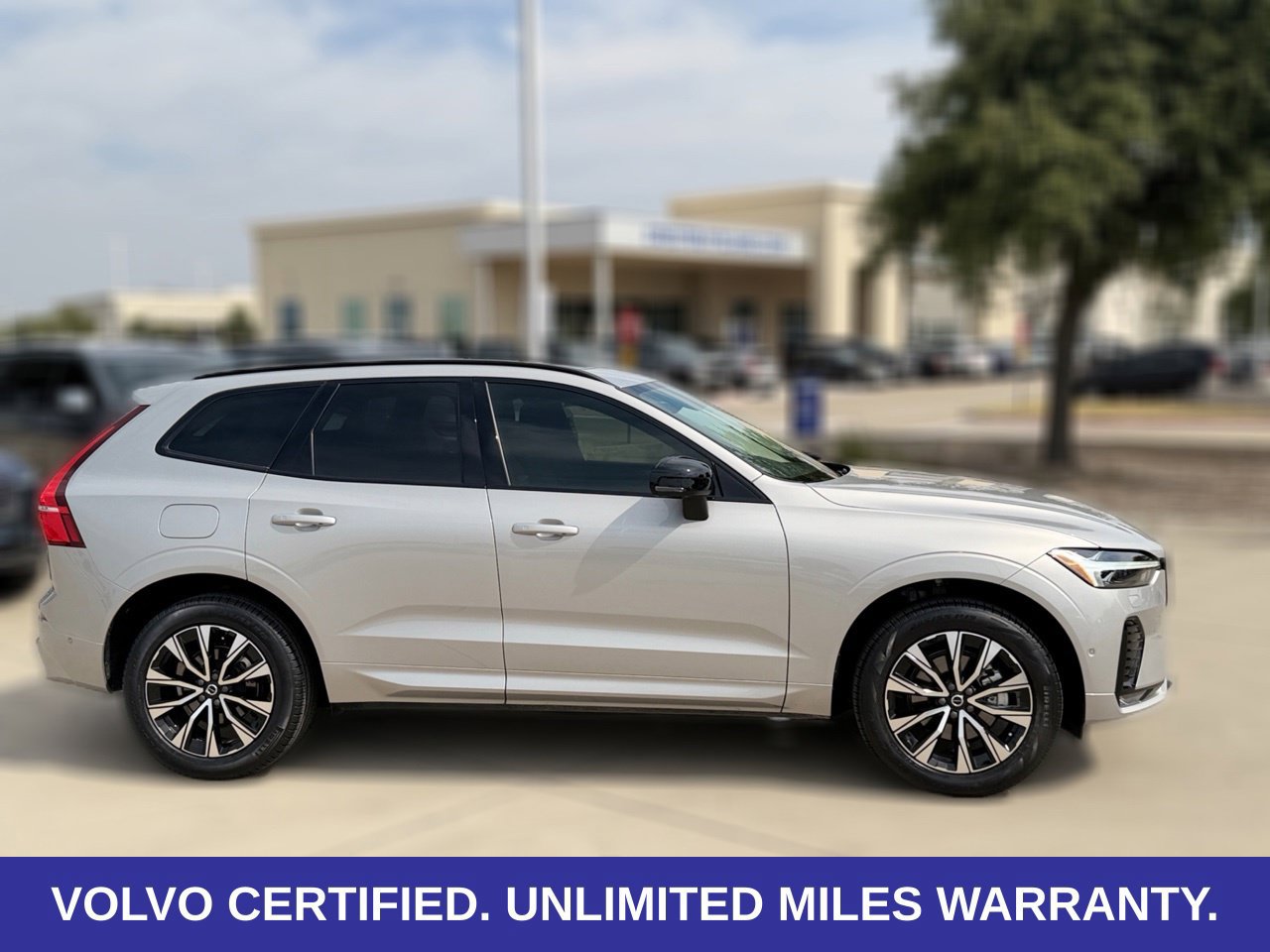 Certified 2025 Volvo XC60 B5 Plus AWD/4WD image 7