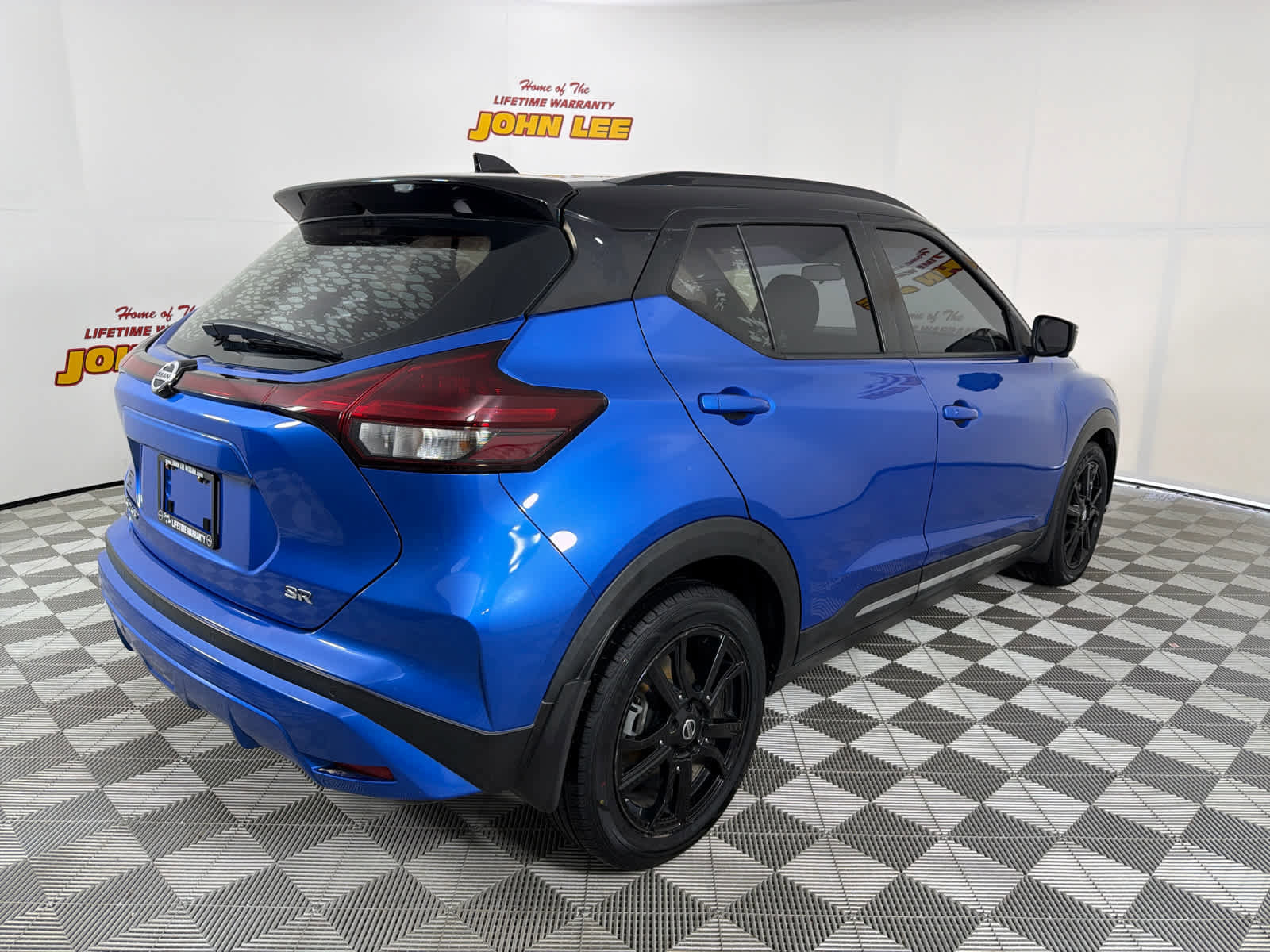 Used 2021 Nissan Kicks SR image 6