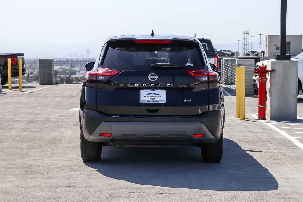 Used 2022 Nissan Rogue SV FWD image 5