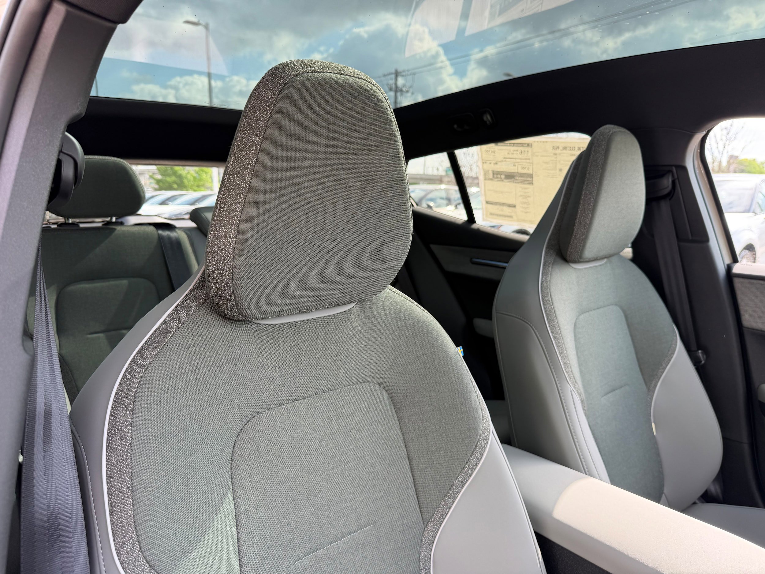 New 2026 Volvo EX30 Plus w/ Protection Package RWD image 9