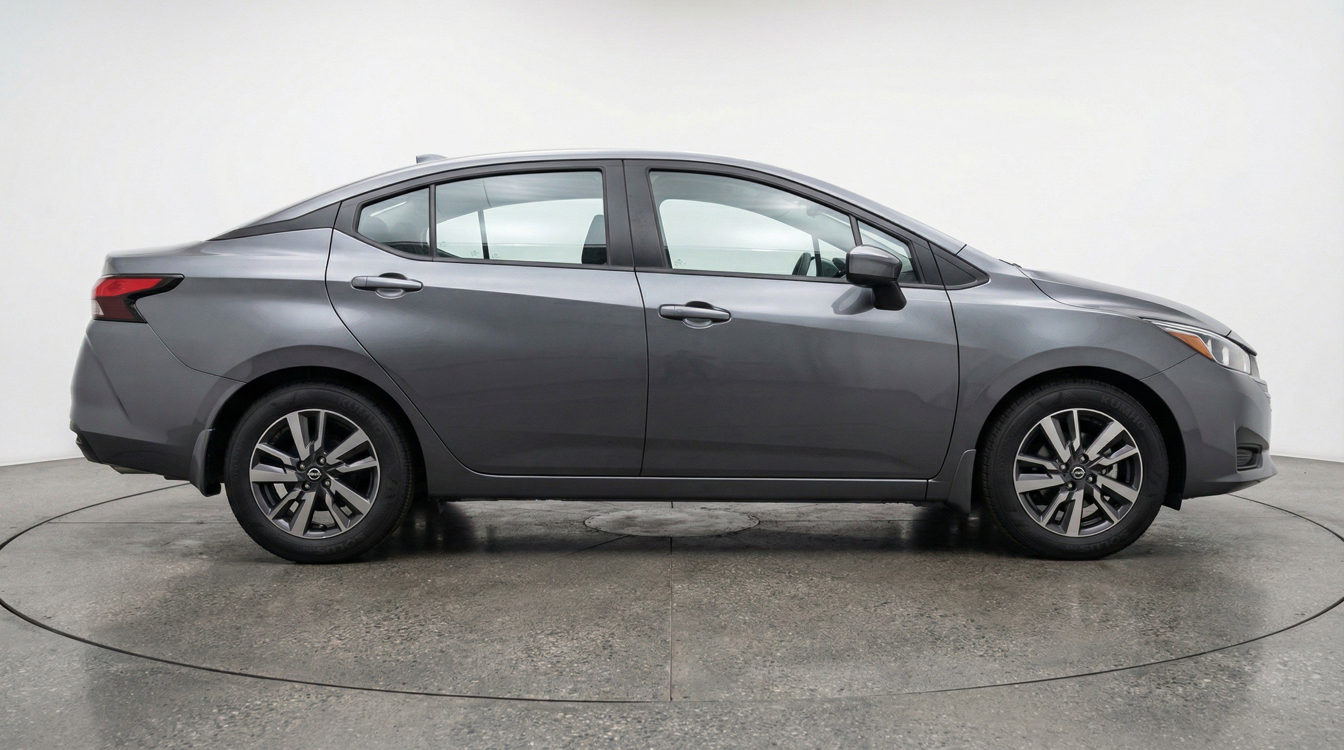 Used 2025 Nissan Versa SV image 11