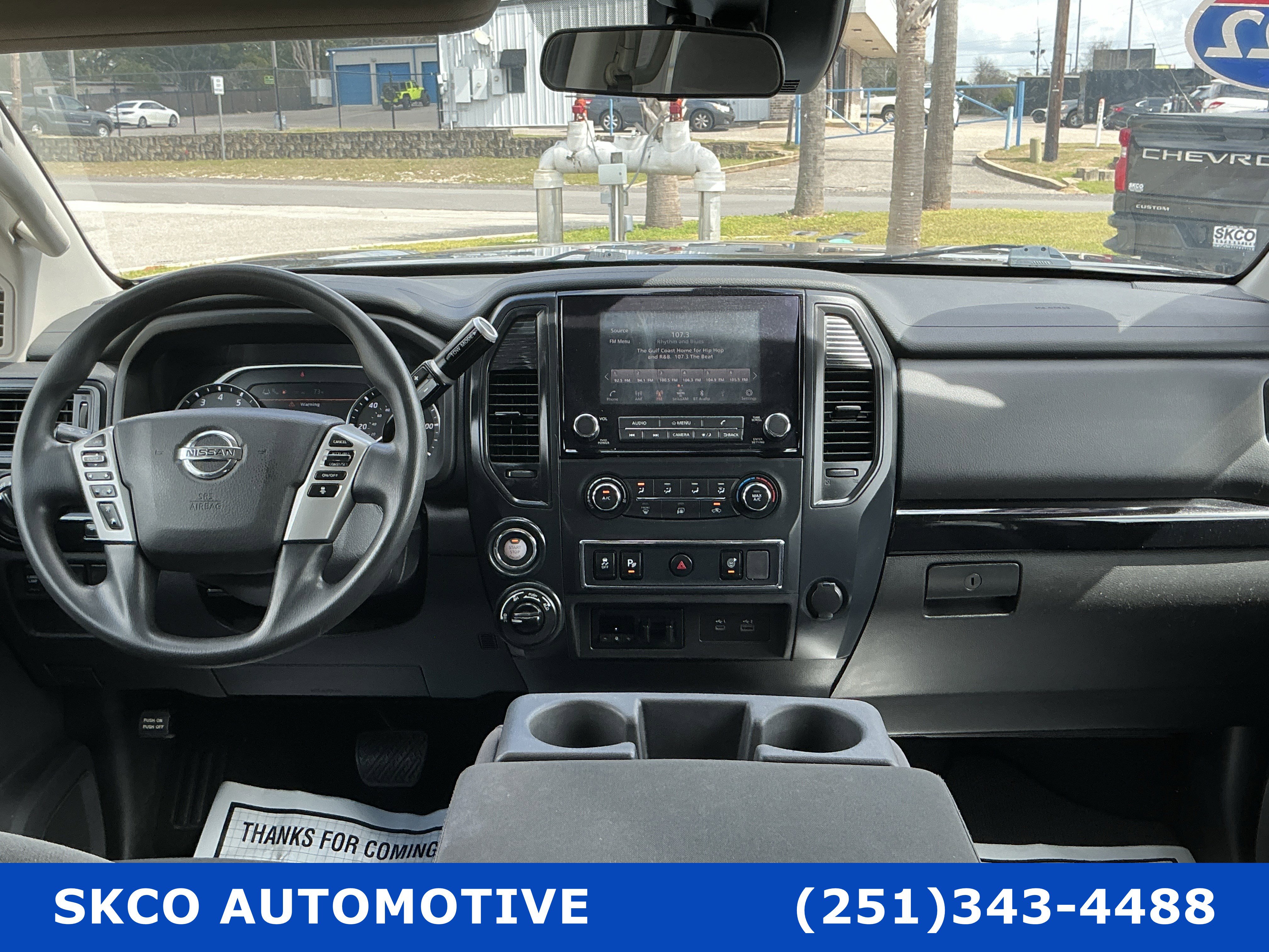 Used 2022 Nissan Titan SV image 15