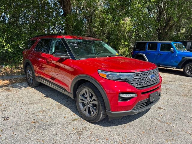 Used 2024 Ford Explorer XLT w/ Equipment Group 202A RWD image 7
