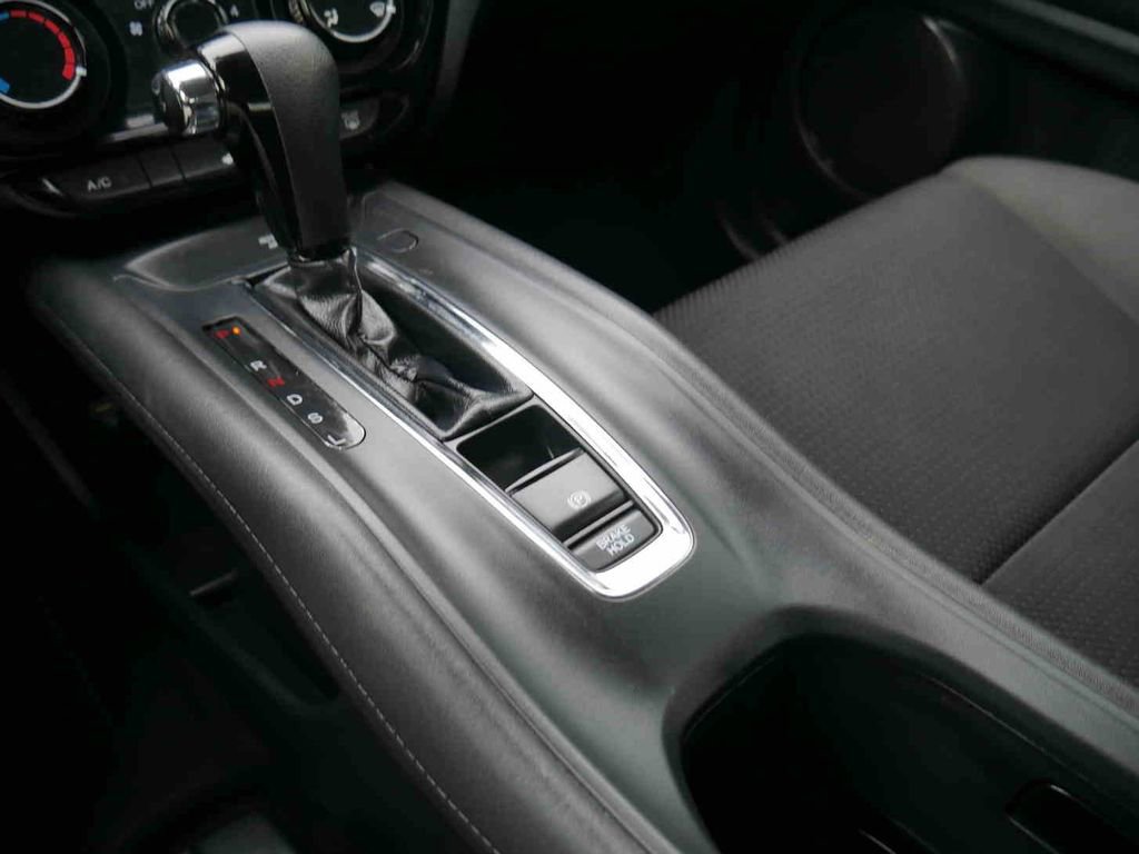 Used 2022 Honda HR-V LX image 29