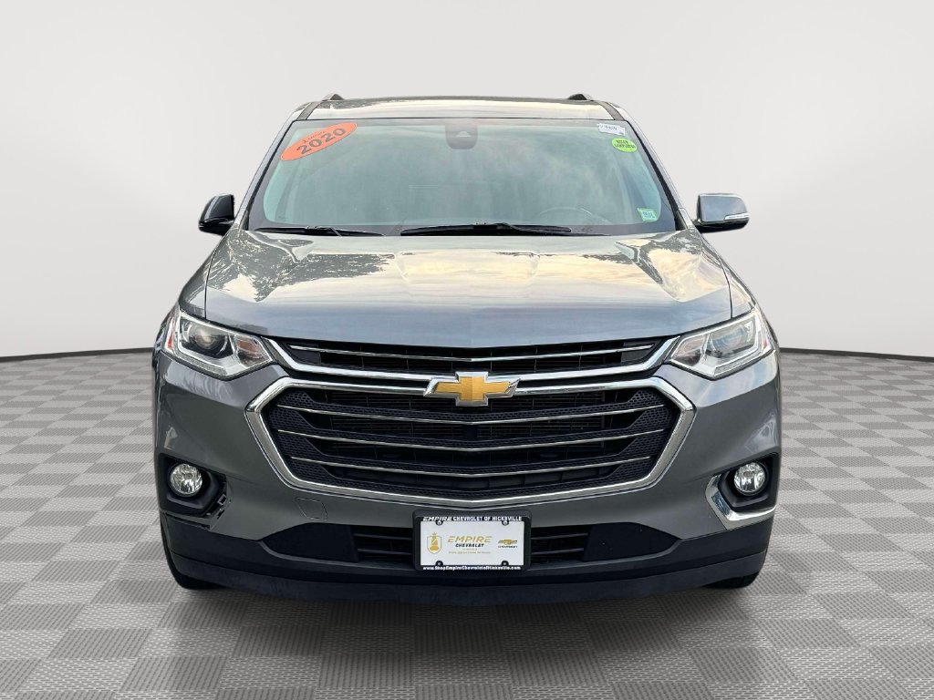 Used 2020 Chevrolet Traverse LT w/ Driver Confidence II Package AWD/4WD image 2