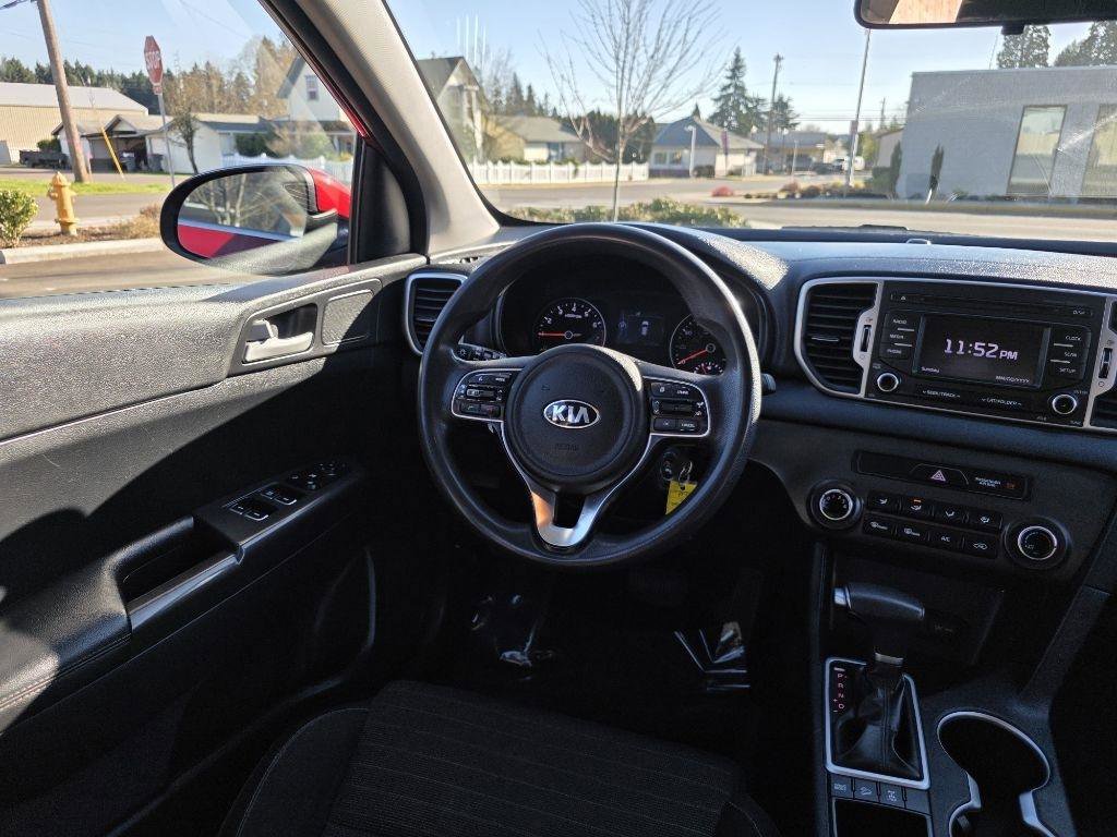 Used 2018 Kia Sportage LX AWD/4WD image 12