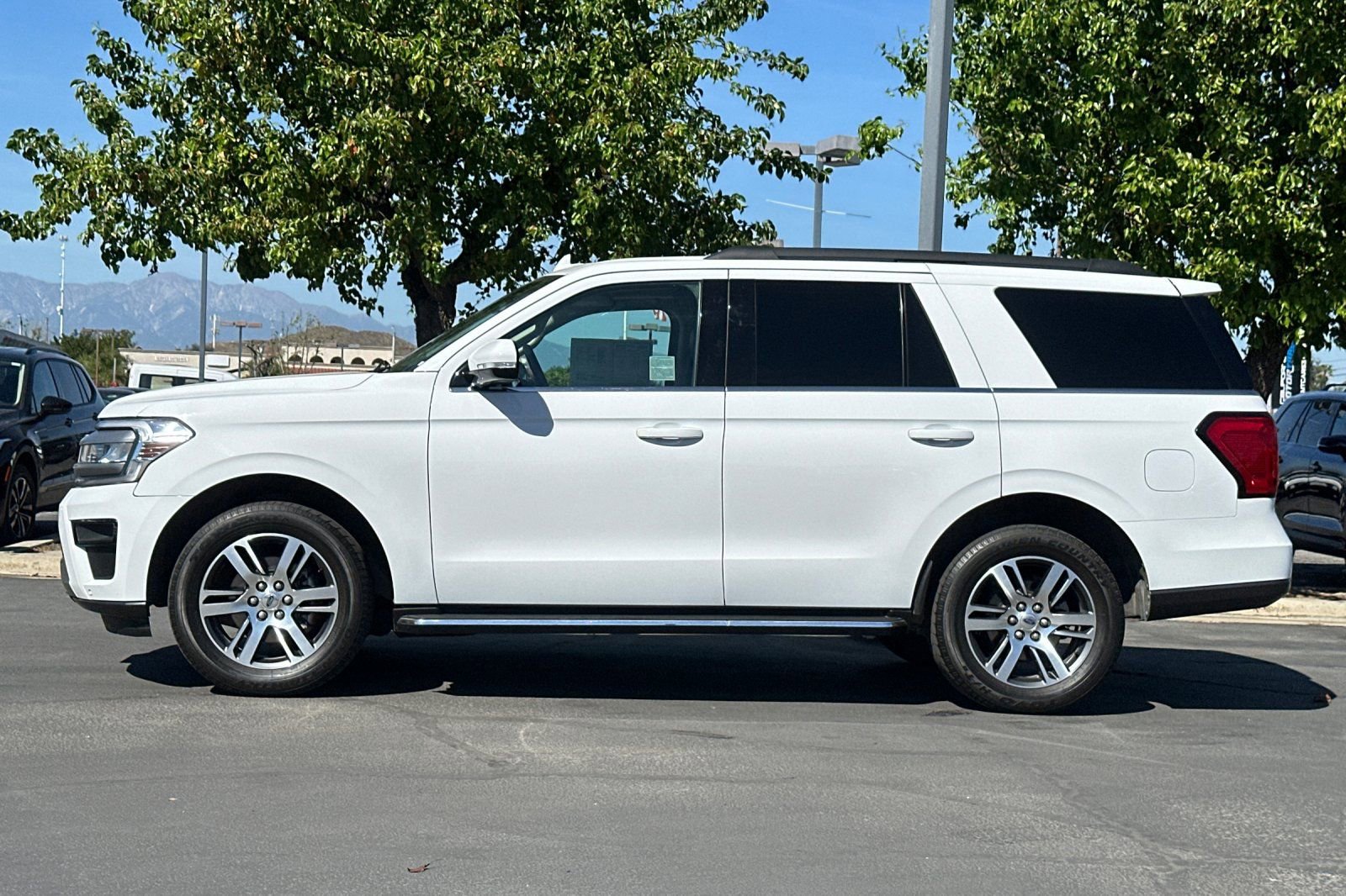 Used 2023 Ford Expedition XLT image 7