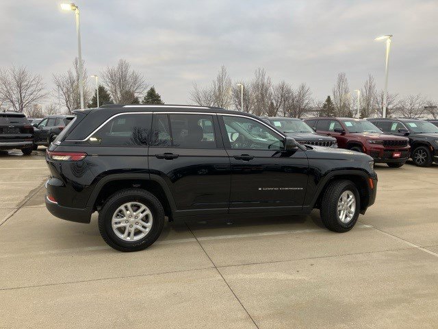 Certified 2023 Jeep Grand Cherokee Laredo w/ Luxury Tech Group I image 5