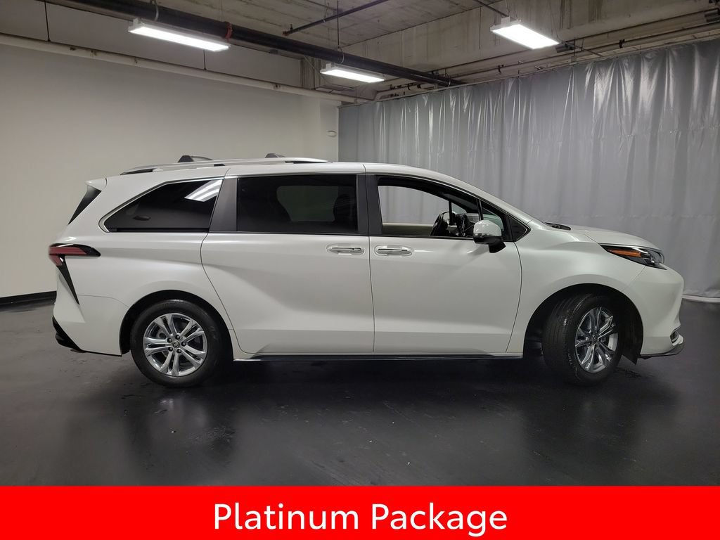 Used 2024 Toyota Sienna Platinum AWD/4WD image 9