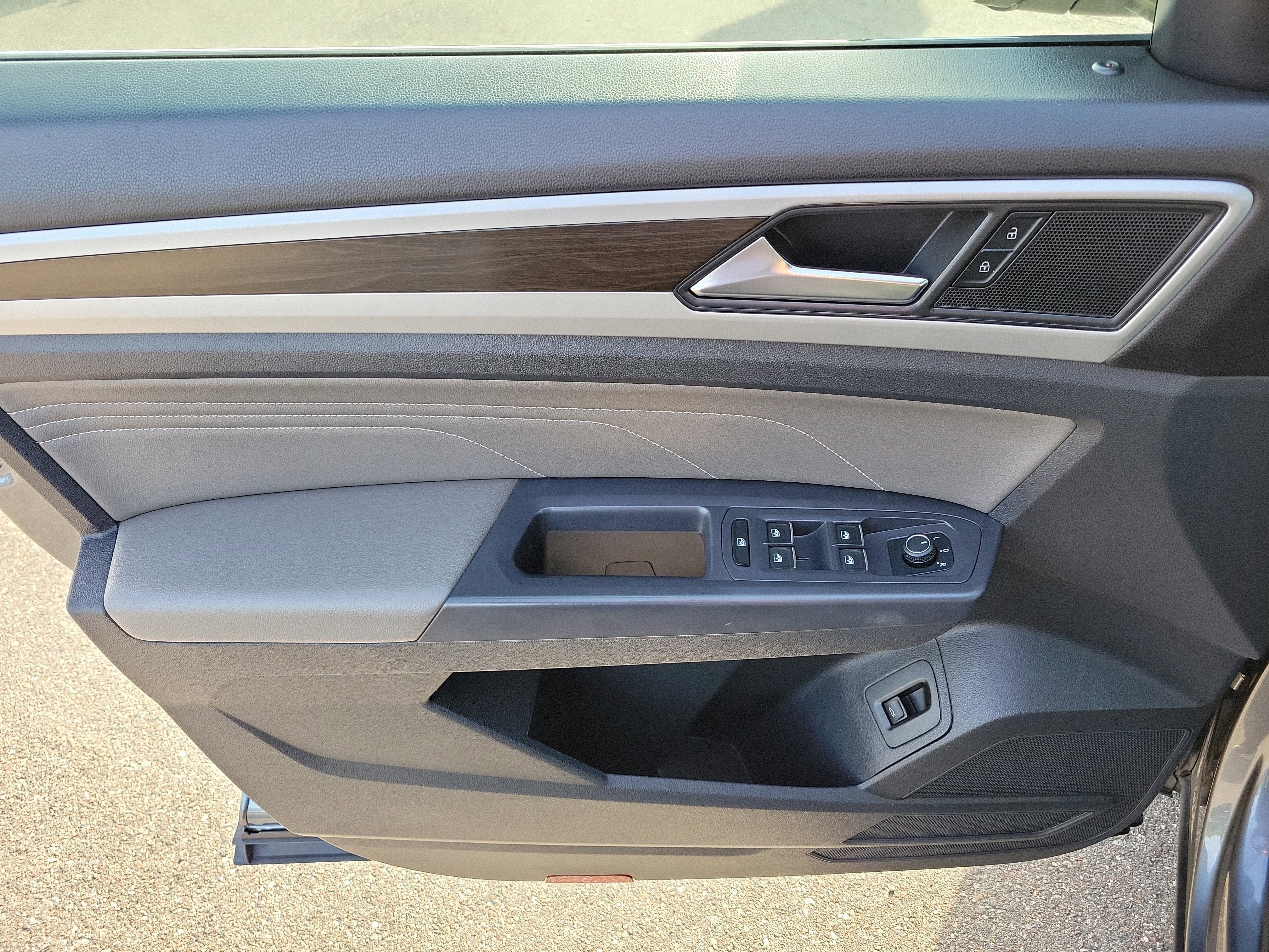 Used 2021 Volkswagen Atlas SE image 20