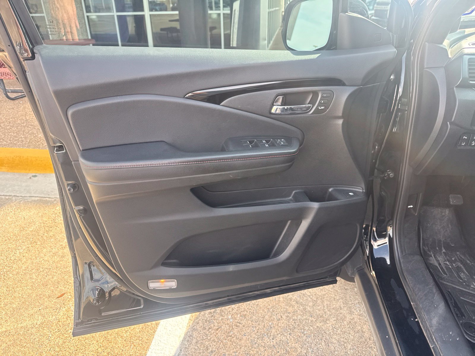 Used 2022 Honda Ridgeline Black Edition image 11