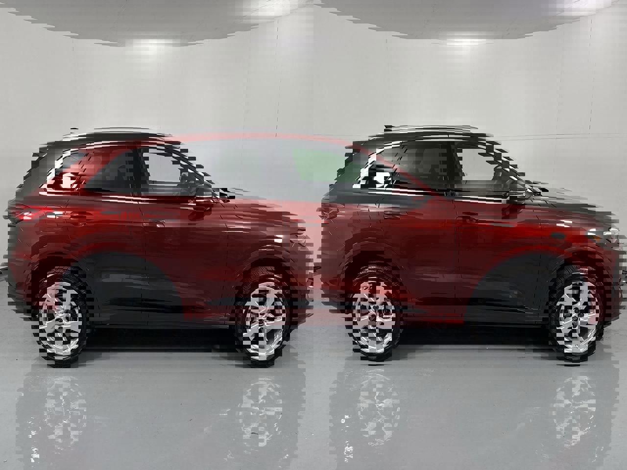 Used 2025 Audi Q5 Premium Plus w/ Premium Plus image 38