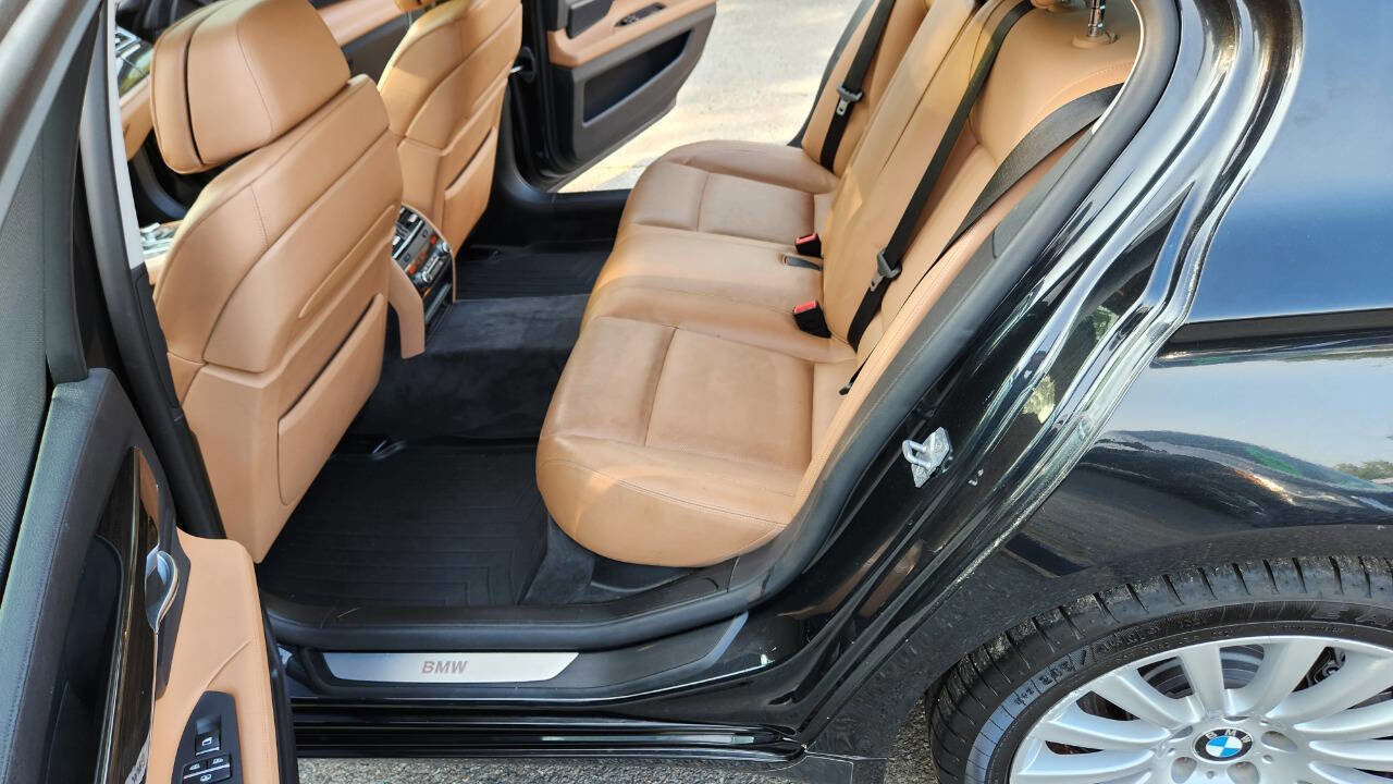 Used 2011 BMW 750Li xDrive 750Li xDrive AWD 4dr Sedan image 30