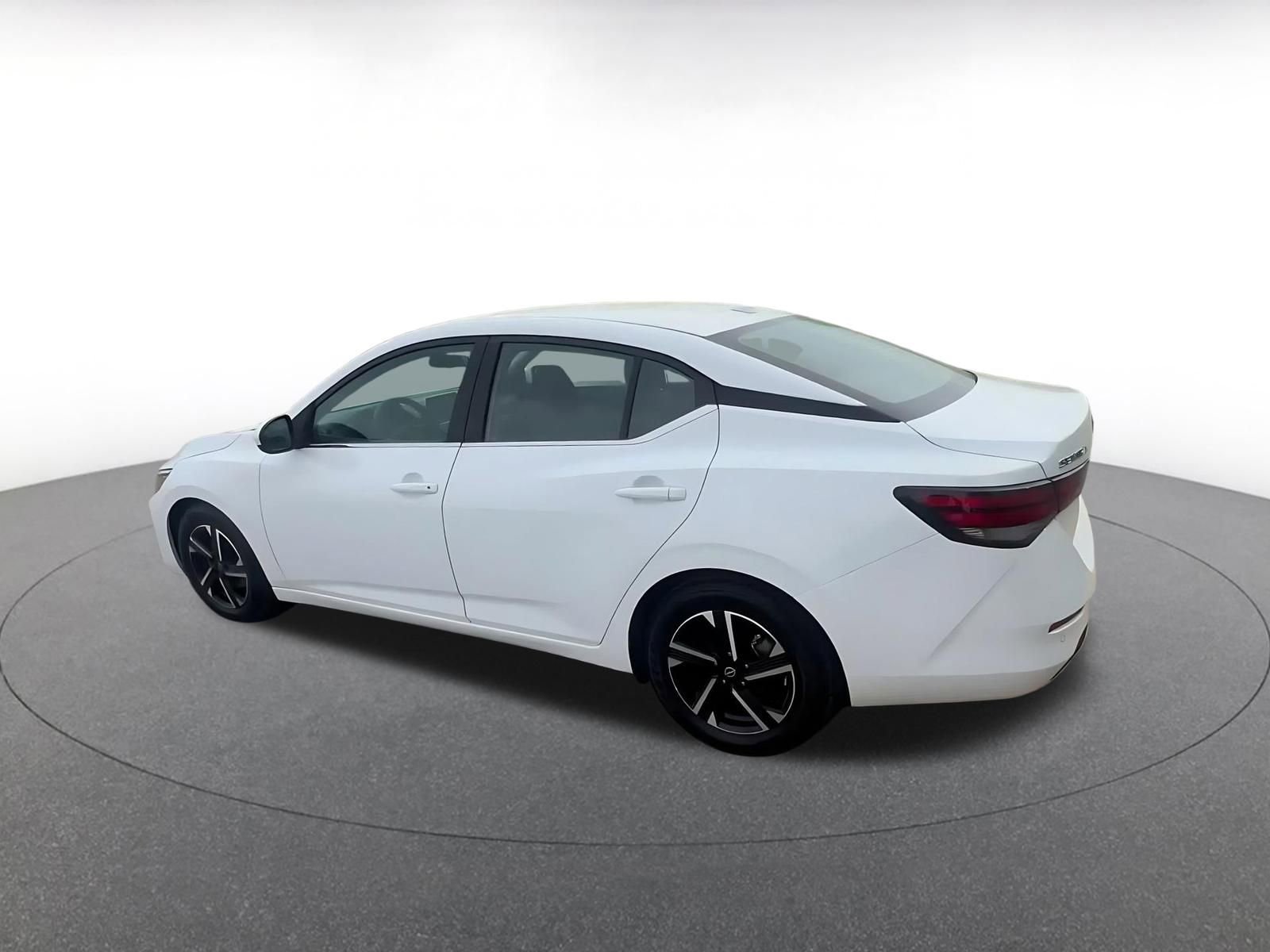 Used 2024 Nissan Sentra SV FWD image 10