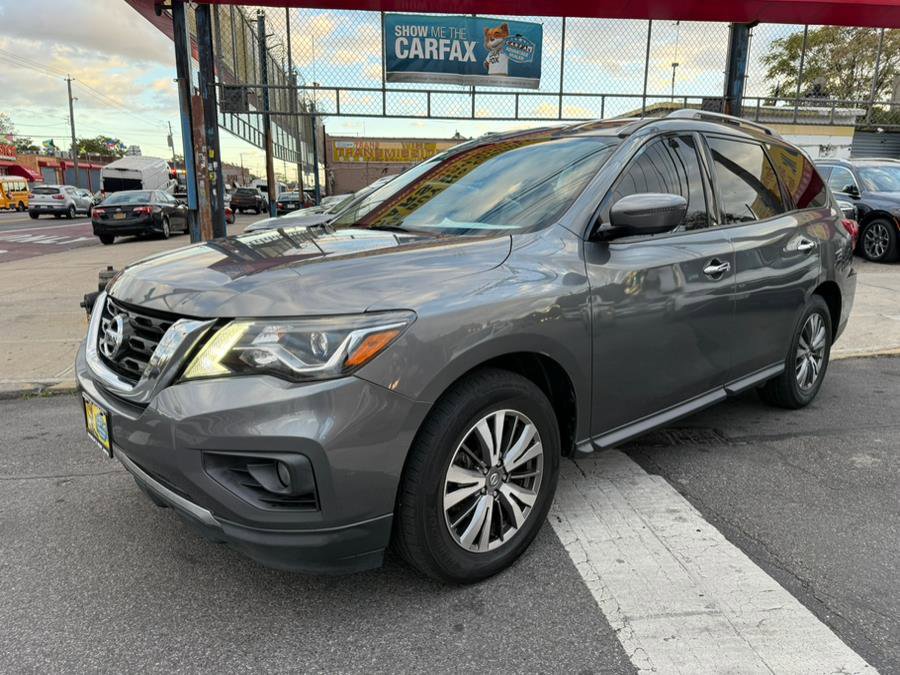 Used 2019 Nissan Pathfinder SV image 3