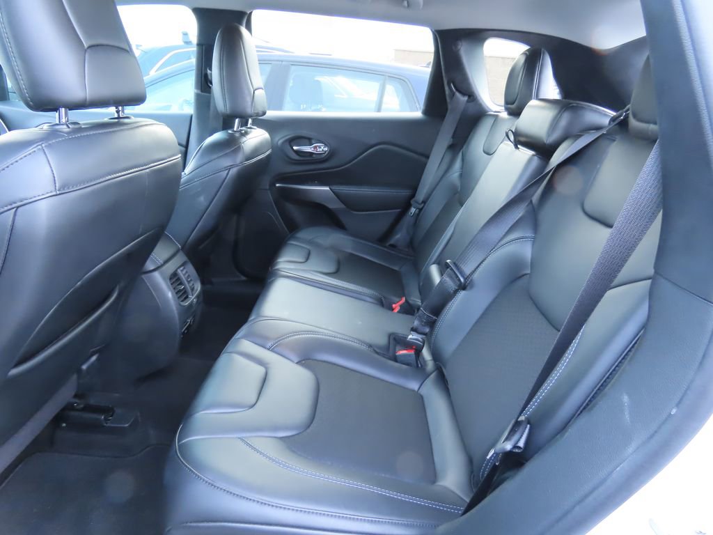 Used 2020 Jeep Cherokee Latitude Plus w/ Comfort/Convenience Group image 11