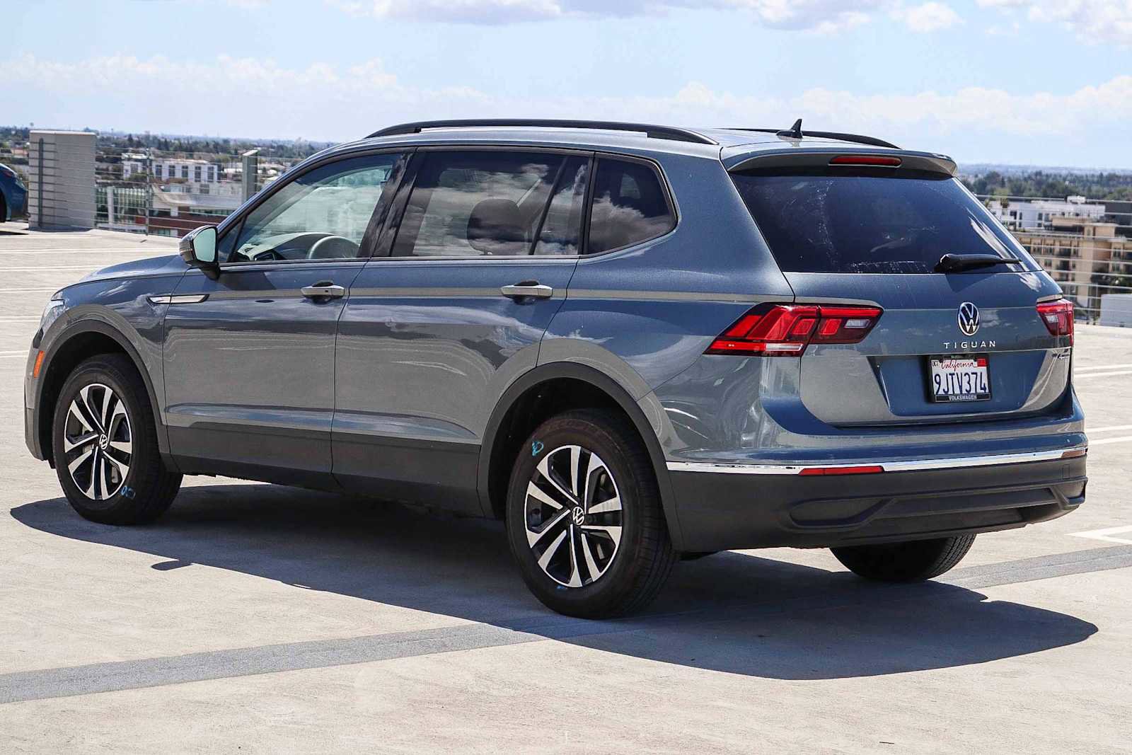 Used 2023 Volkswagen Tiguan S image 6