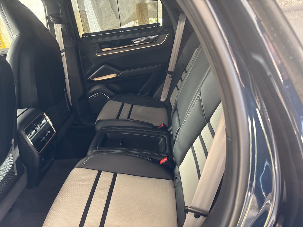 Used 2024 Porsche Cayenne Turbo GT image 9