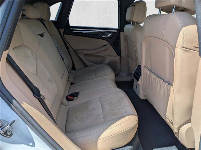 Used 2019 Porsche Macan AWD/4WD image 23