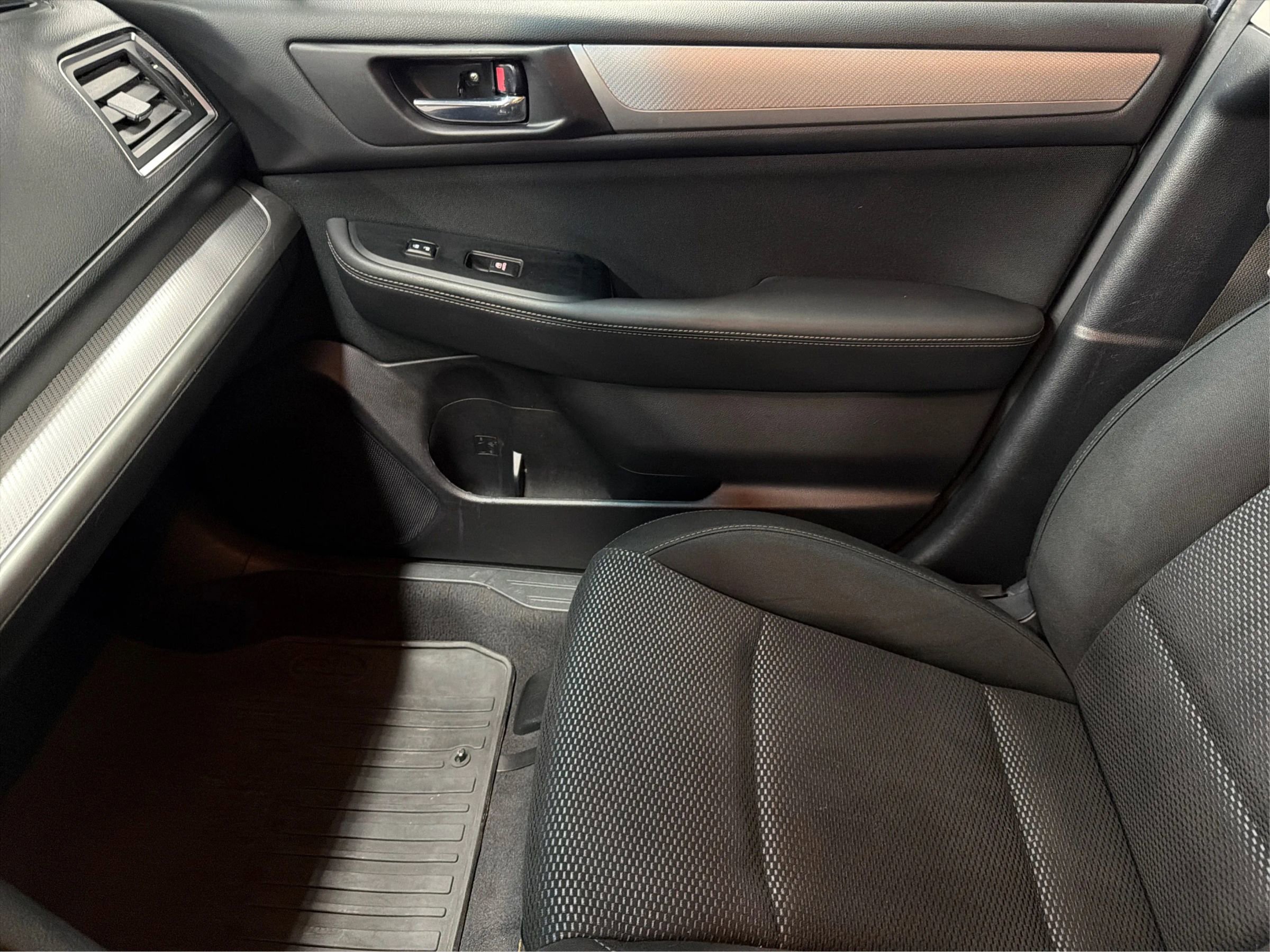 Used 2017 Subaru Outback 2.5i Premium AWD/4WD image 35