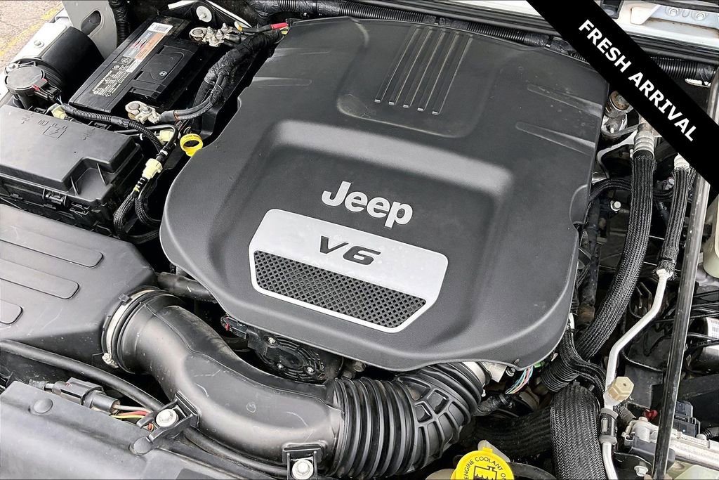 Used 2016 Jeep Wrangler Unlimited Sahara image 27