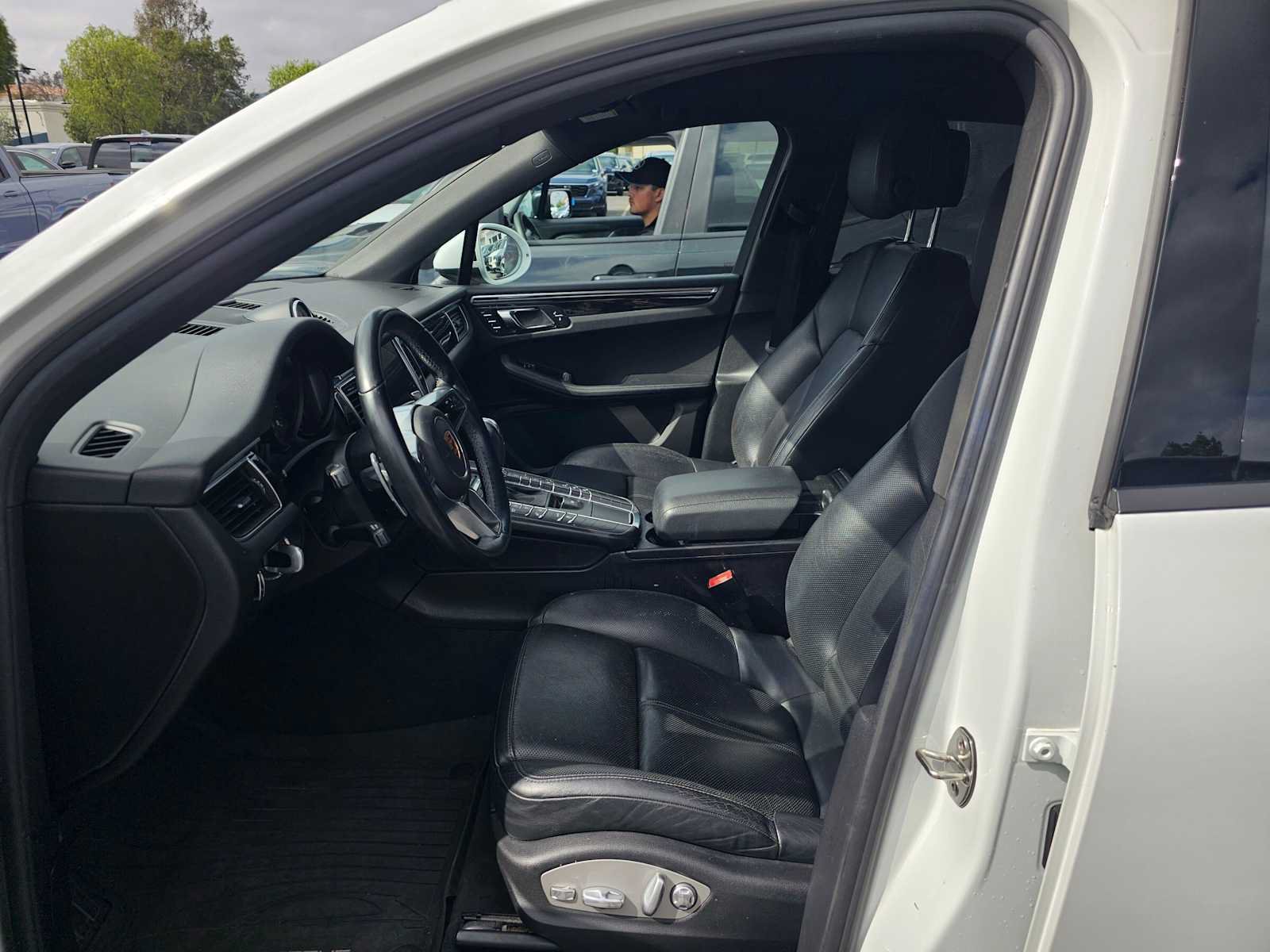 Used 2017 Porsche Macan AWD/4WD image 19