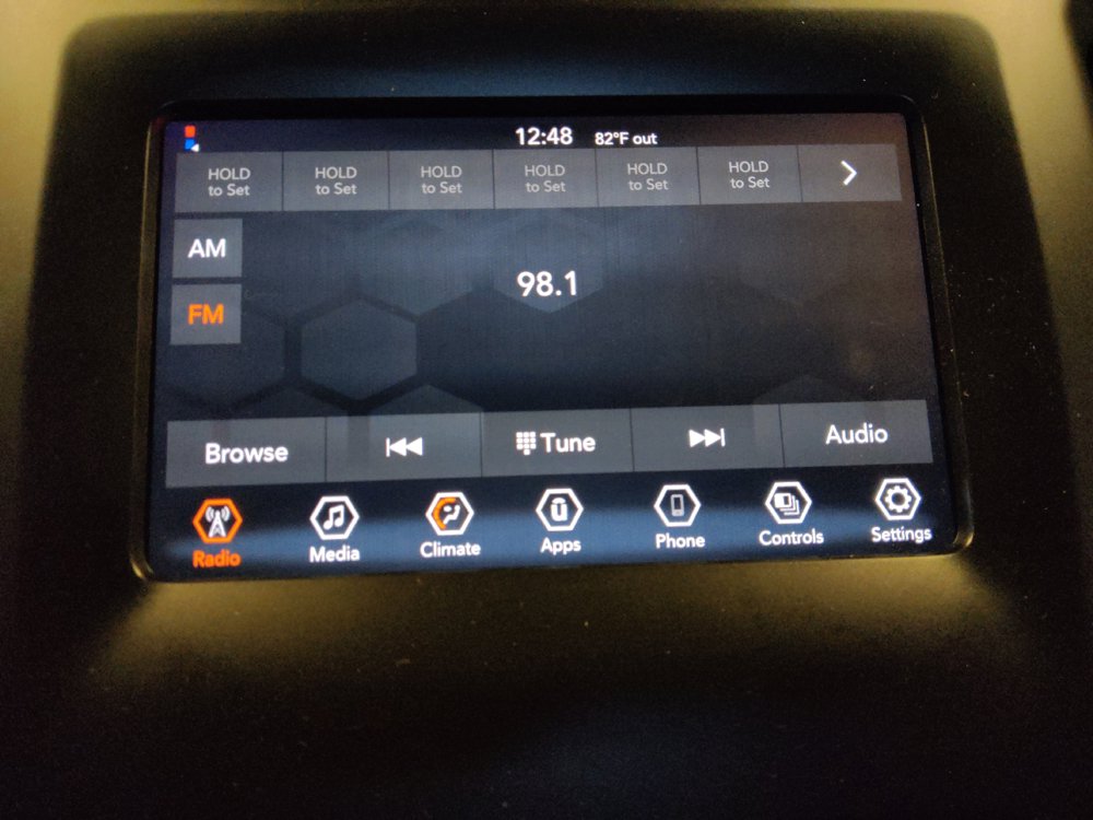 Used 2021 Jeep Cherokee Latitude FWD image 25