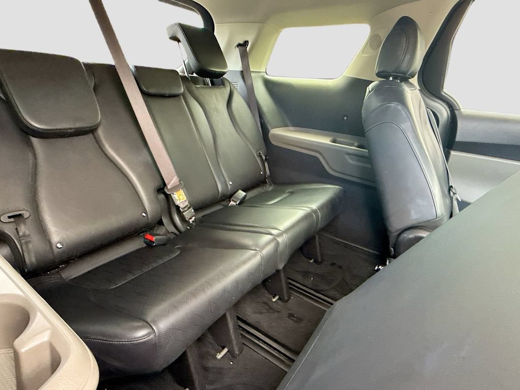 Certified 2025 Kia Carnival FWD image 18