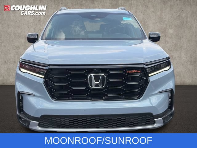 Used 2025 Honda Pilot TrailSport image 3