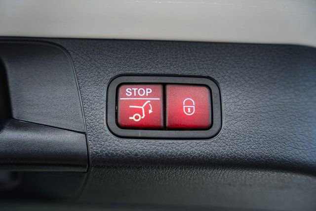 Certified 2024 Mercedes-Benz GLB 250 4MATIC w/ Winter Heating Package image 11