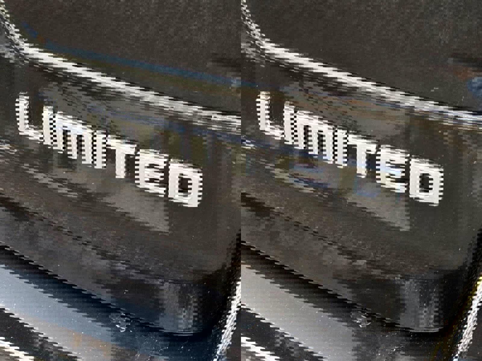 Used 2024 Jeep Grand Cherokee Limited w/ Luxury Tech Group II image 15