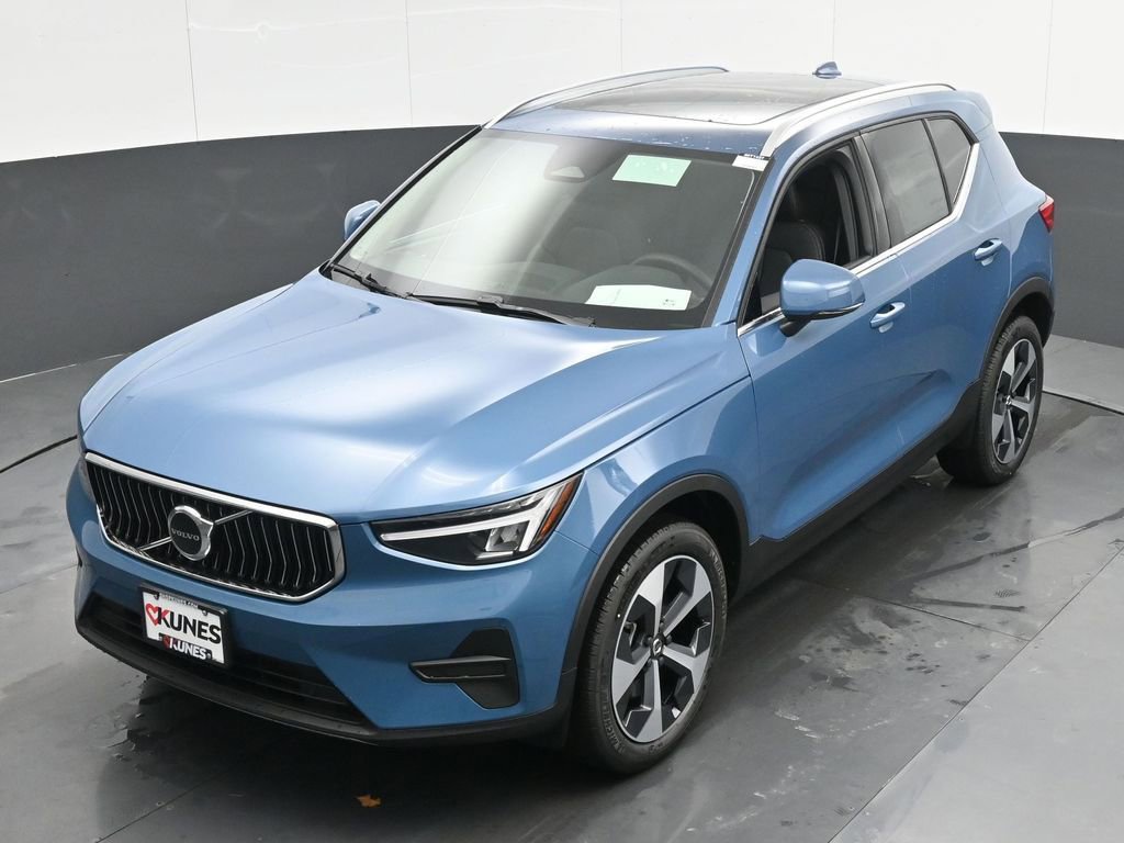 New 2025 Volvo XC40 B5 Core w/ Climate Package AWD/4WD image 35