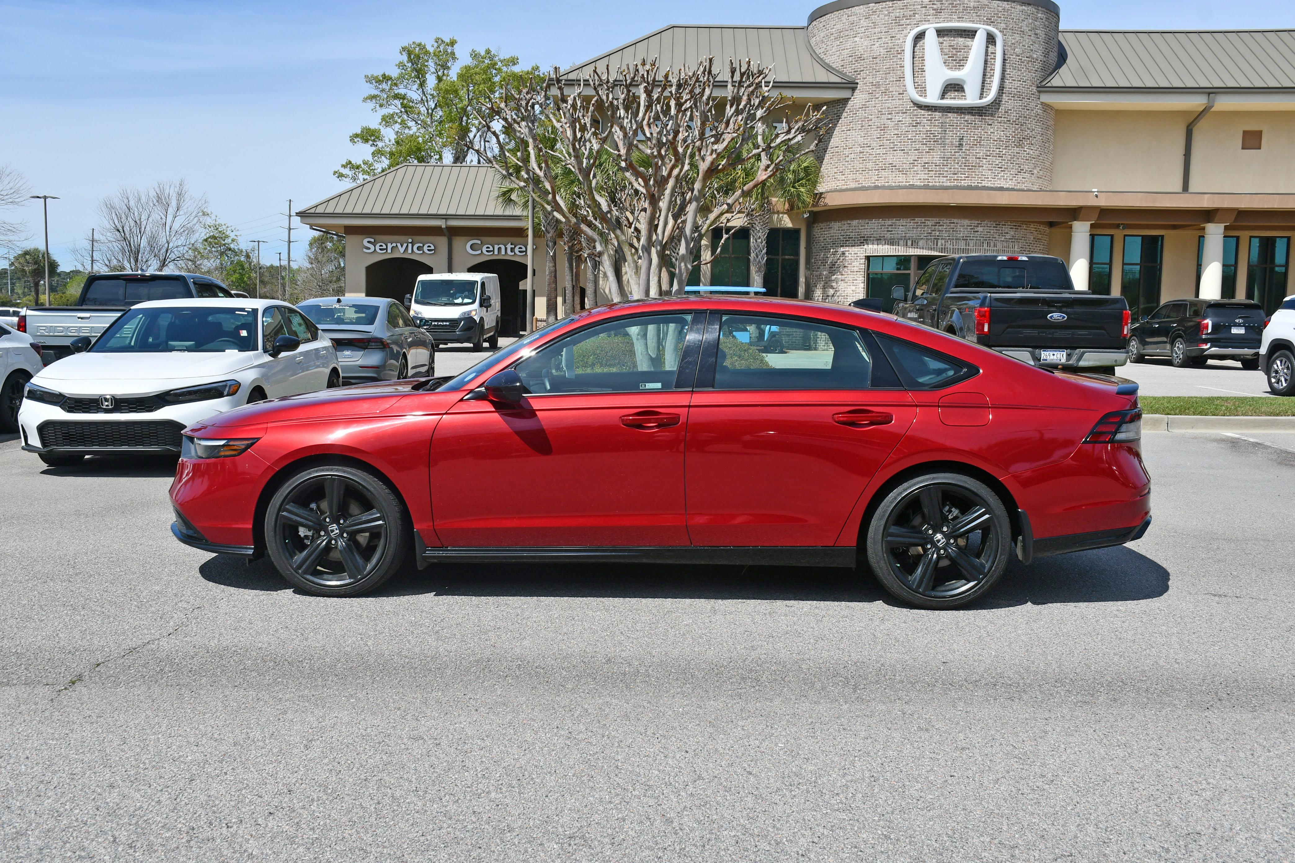 Used 2024 Honda Accord Sport image 2