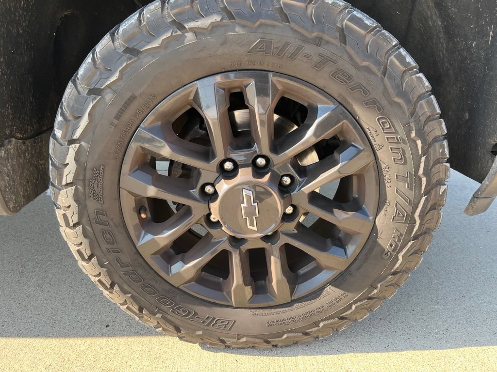 Used 2025 Chevrolet Silverado 2500 LT w/ Trail Boss Package AWD/4WD image 8