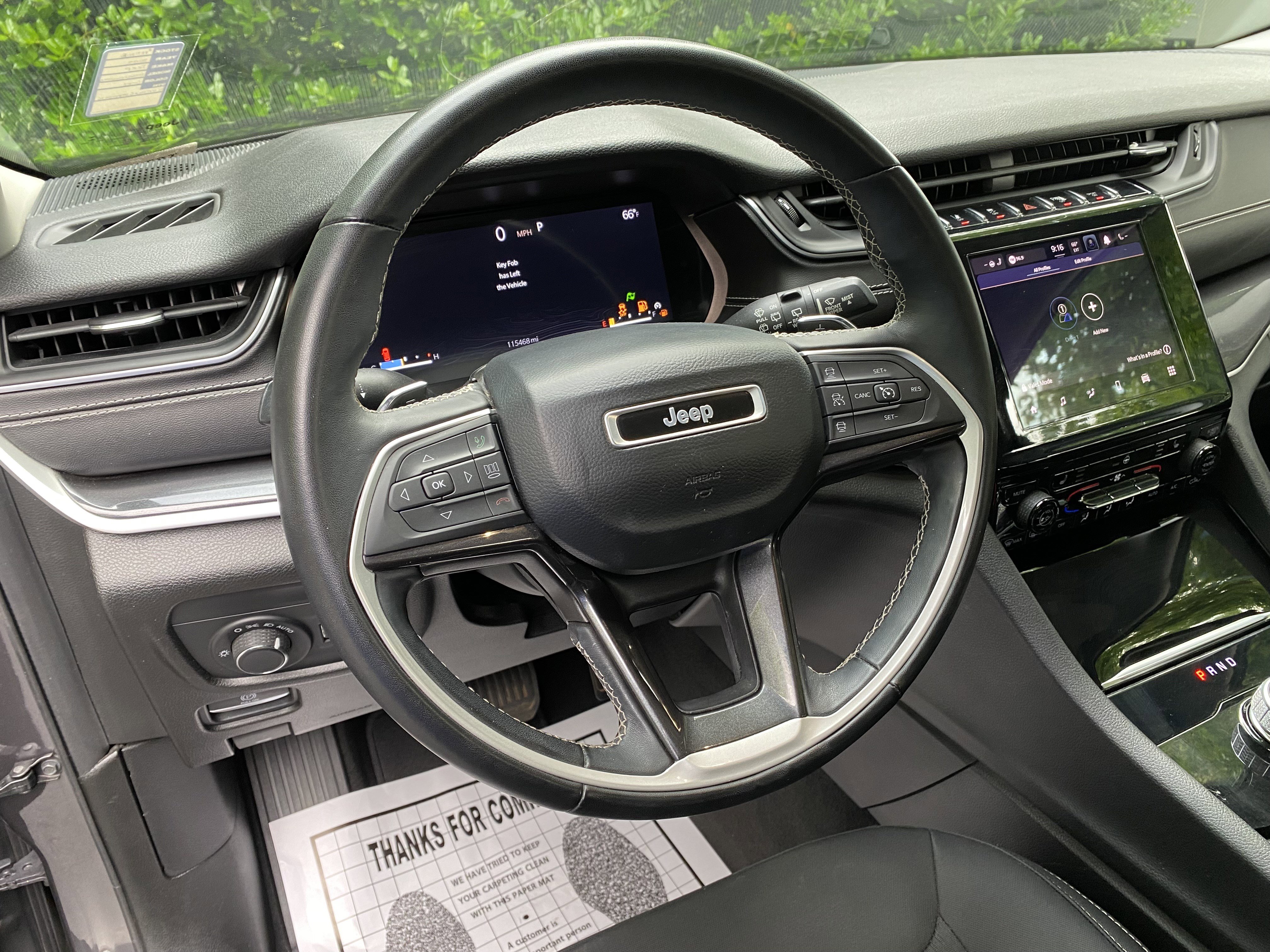 Used 2022 Jeep Grand Cherokee L Laredo w/ Luxury Tech Group I AWD/4WD image 17