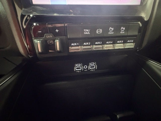 New 2026 RAM 3500 Big Horn AWD/4WD image 21