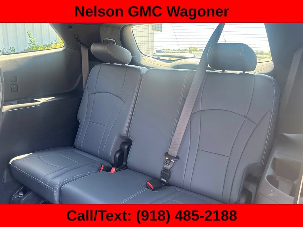 Used 2022 Buick Enclave Essence w/ Experience Buick Package FWD image 11