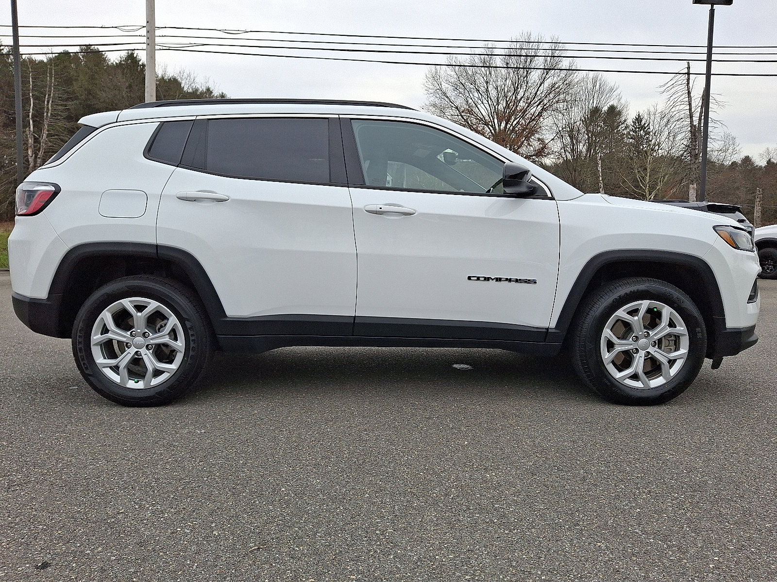 Used 2024 Jeep Compass Latitude image 7