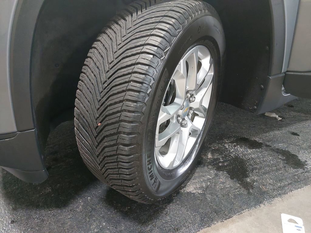 Used 2021 Chevrolet Traverse LS FWD image 38