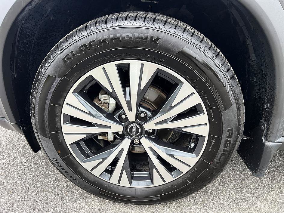 Certified 2023 Nissan Rogue SV FWD image 9