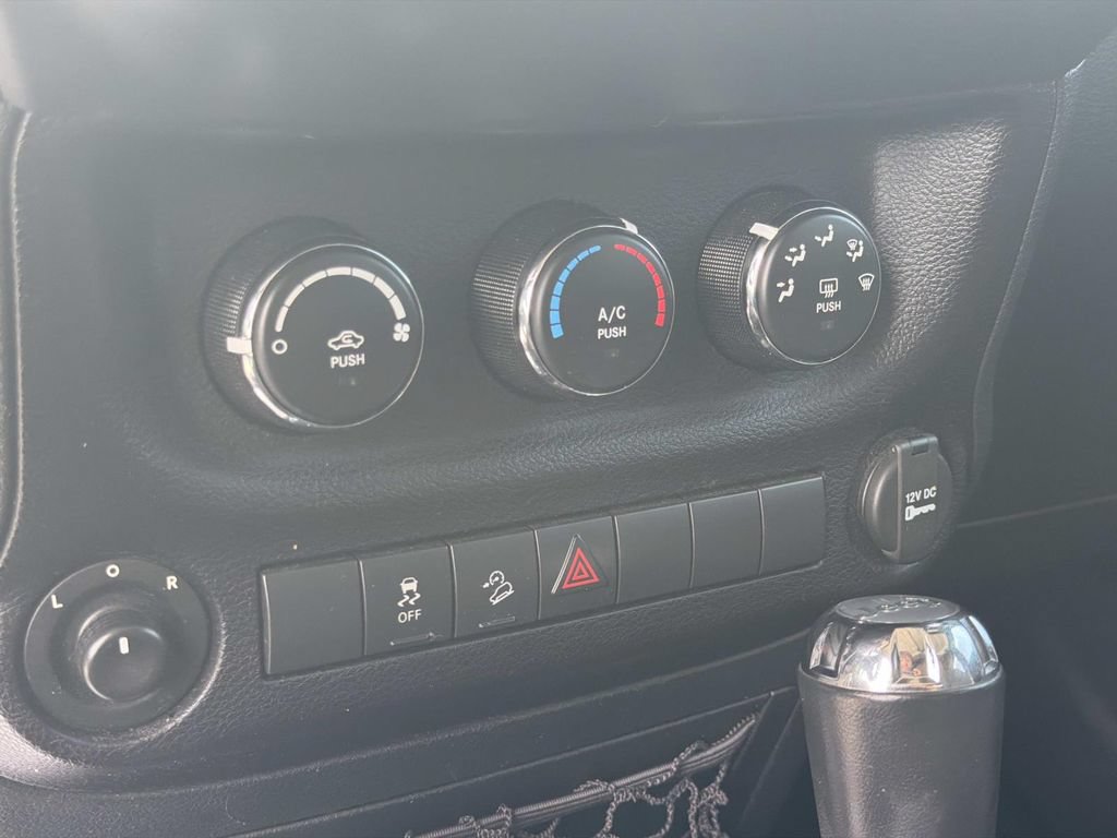 Used 2016 Jeep Wrangler Unlimited Sport w/ Quick Order Package 24S AWD/4WD image 5