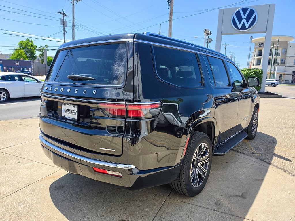 Used 2024 Jeep Wagoneer Series II w/ Flexible Seating Group AWD/4WD image 5