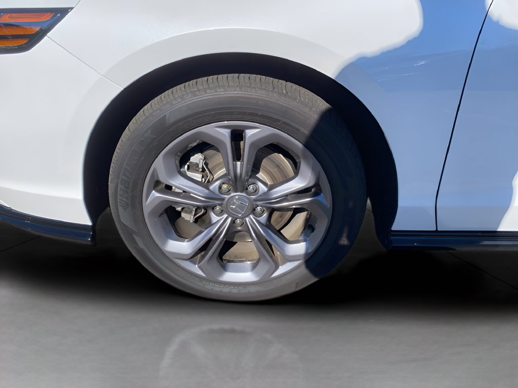 Certified 2025 Honda Accord EX-L image 18