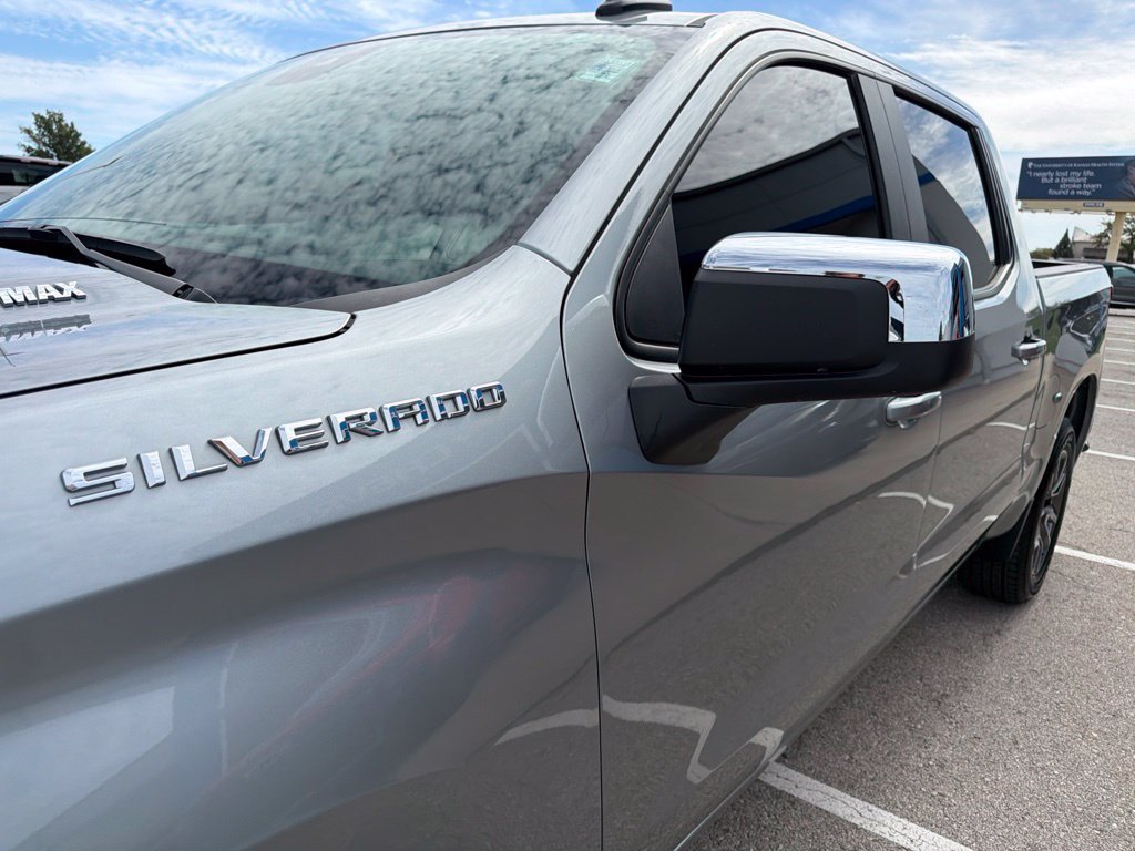 Used 2025 Chevrolet Silverado 1500 LT AWD/4WD image 10