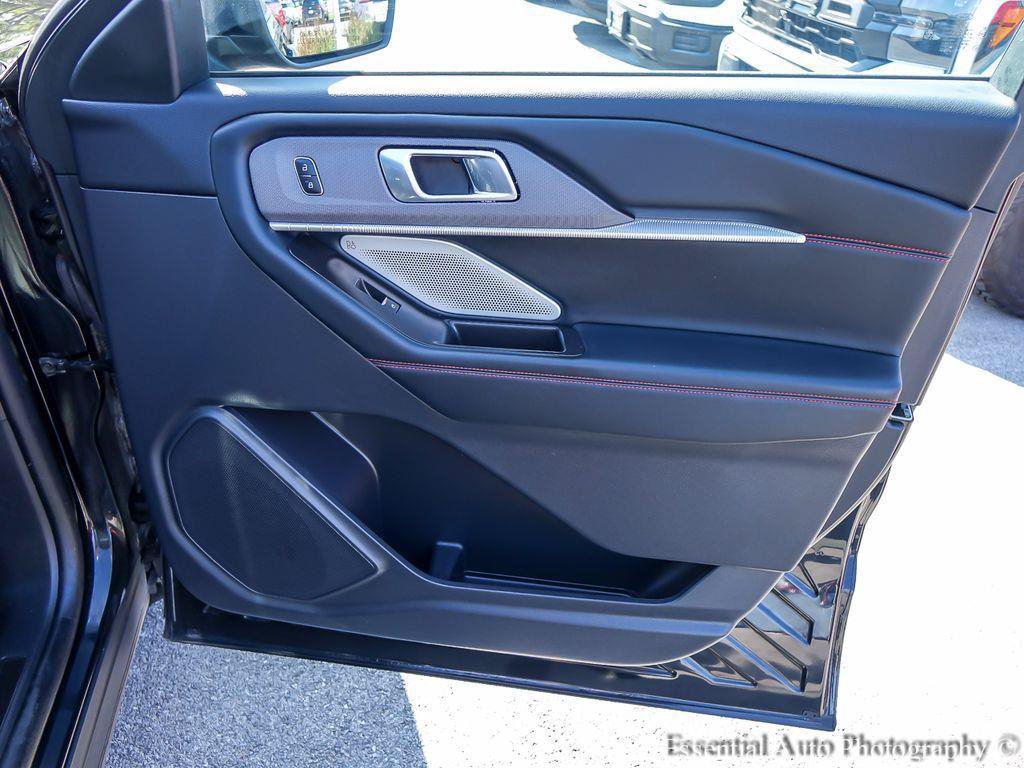 Certified 2025 Ford Explorer ST AWD/4WD image 28