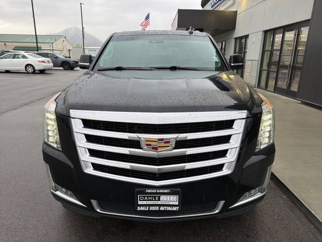 Used 2018 Cadillac Escalade ESV Luxury image 2