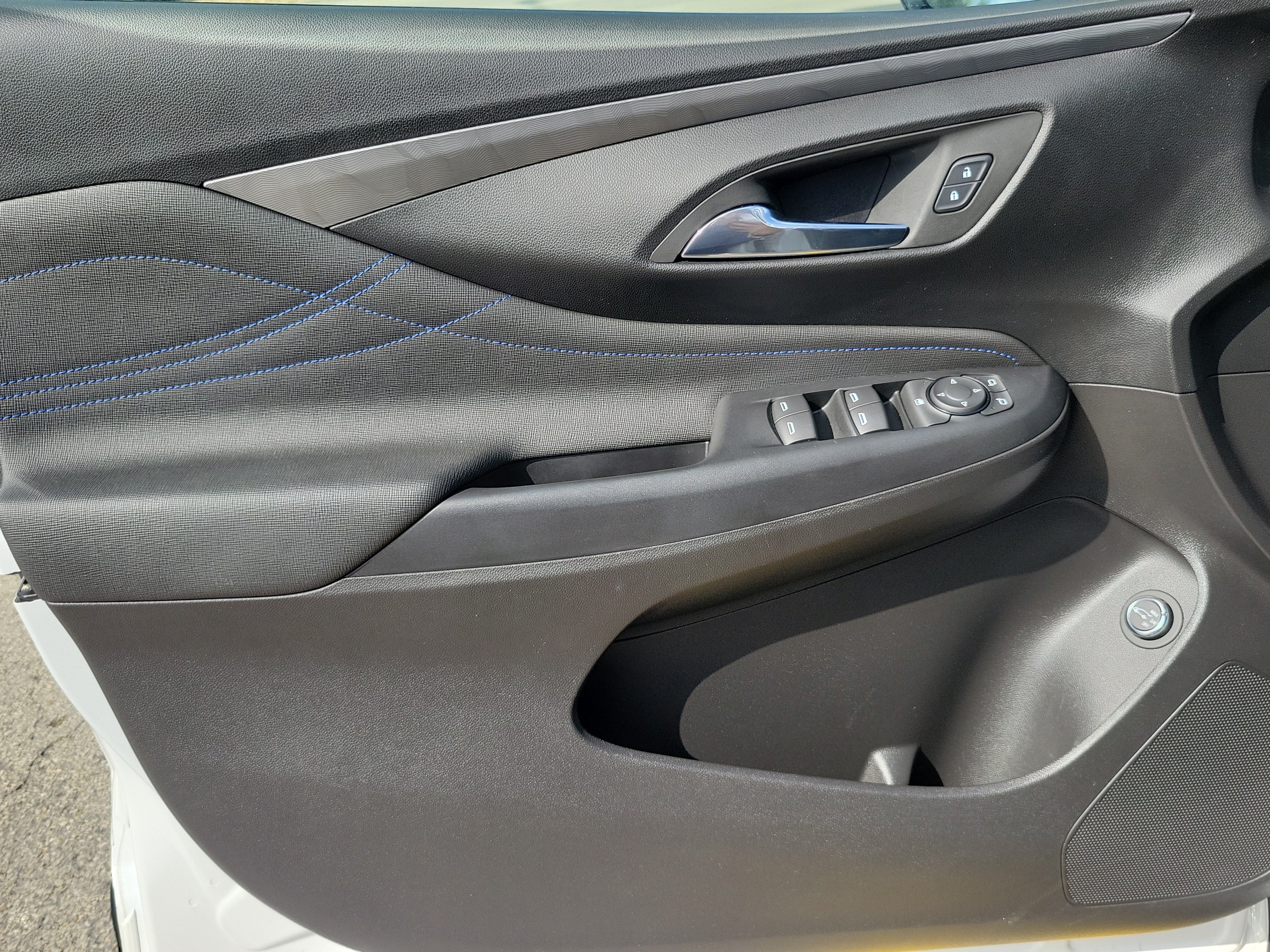 Used 2024 Buick Envista Sport Touring w/ Convenience I Package FWD image 24