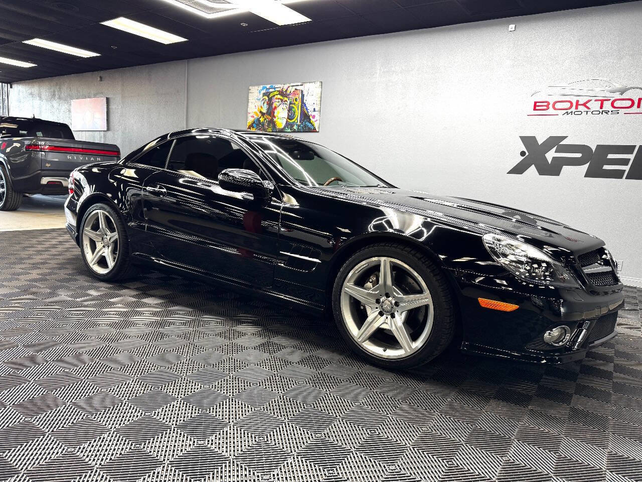 Used 2011 Mercedes-Benz SL 550 image 2