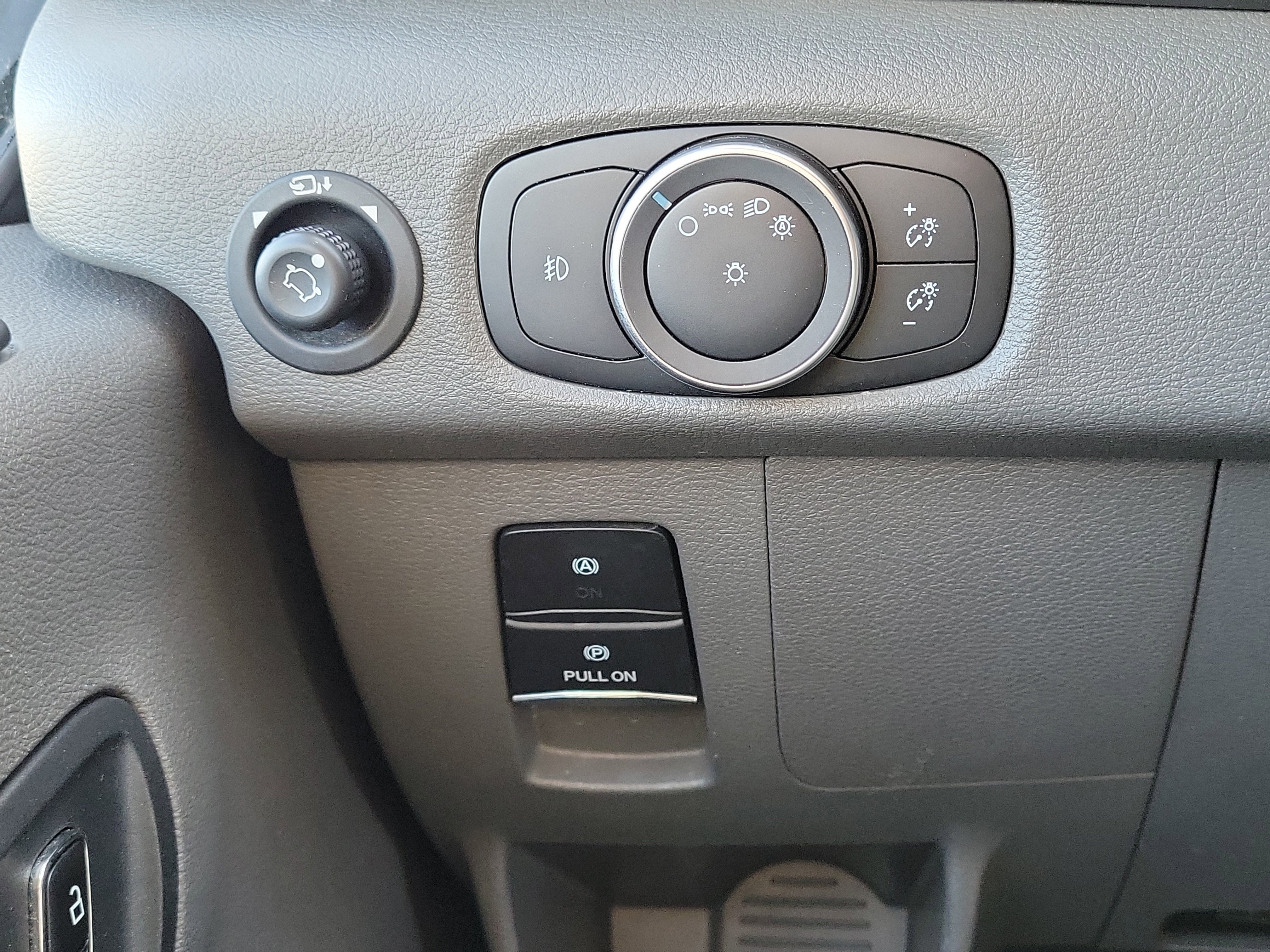 Used 2023 Ford Transit 350 XLT image 29