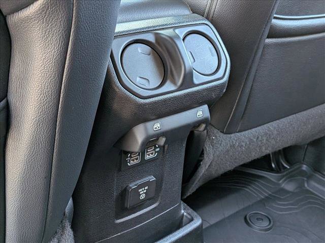 Used 2019 Jeep Wrangler Unlimited Sahara w/ Safety Group image 17